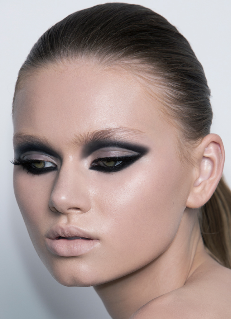 natasha-denona-cut-crease-look