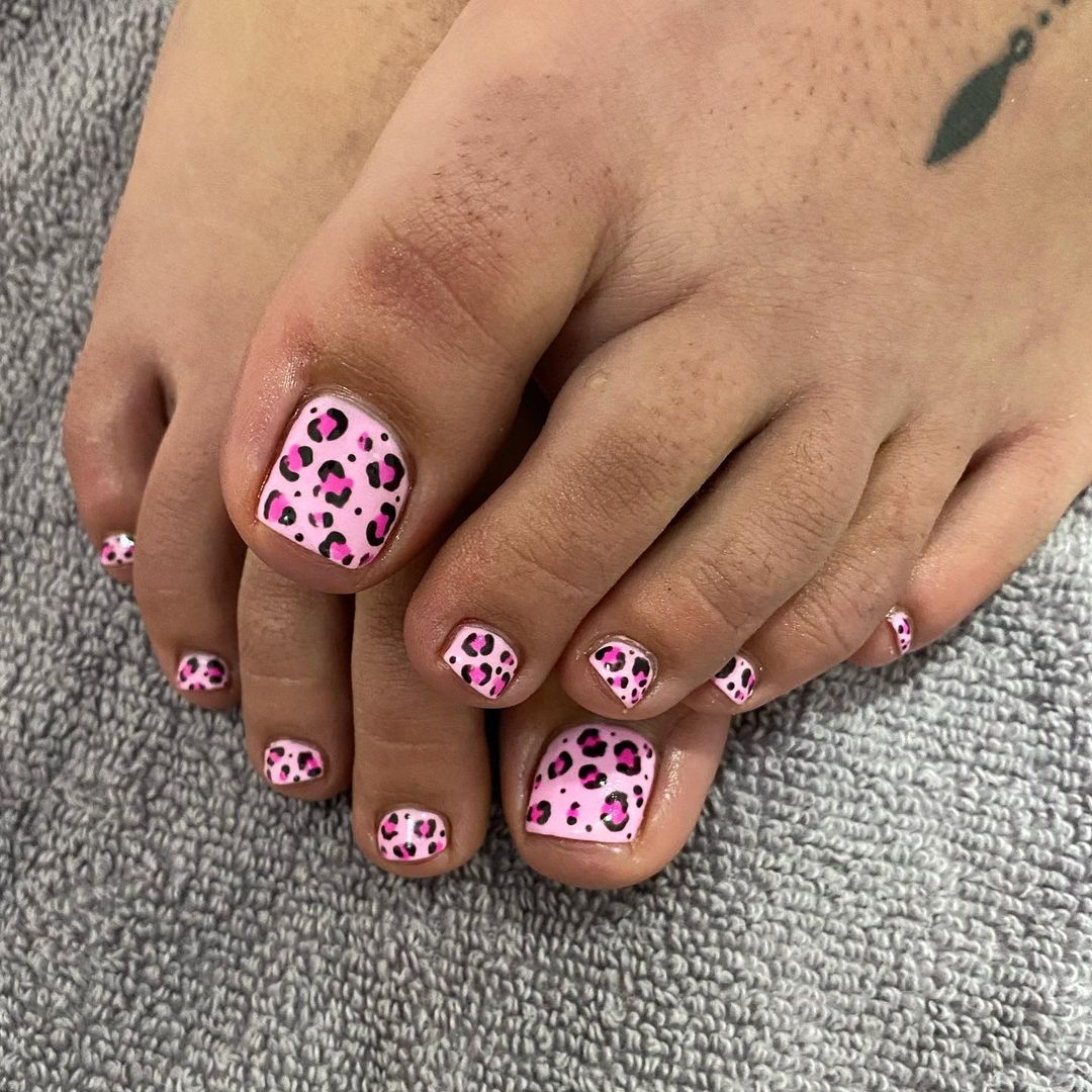 Cheetah Print Toe Nails