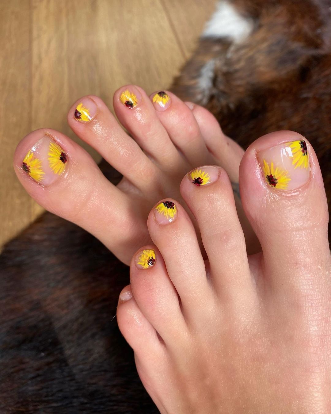 It will soon be summer, I made designs on my toenails. : r/NailArt