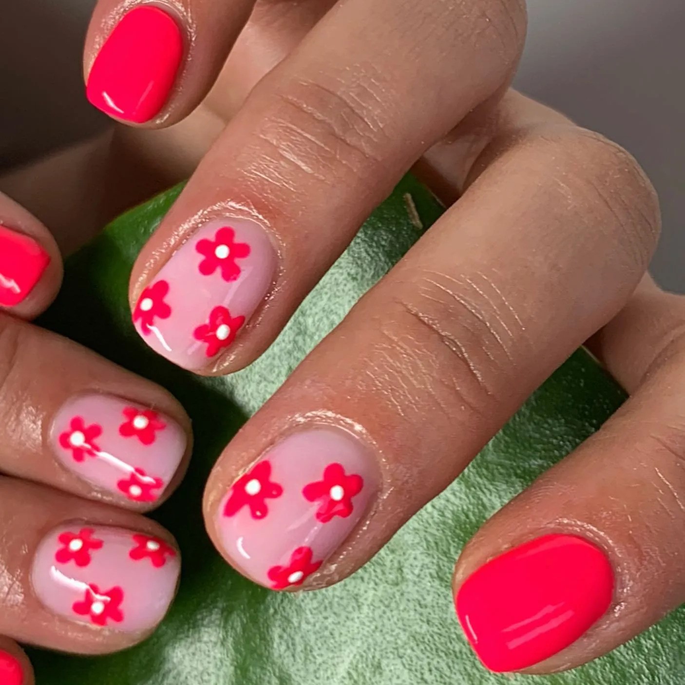 25 Delicate Flower Nail Designs Adding Lovely Blooms To Your Fingertips! | Flower  nail designs, Flower nails, Floral nails