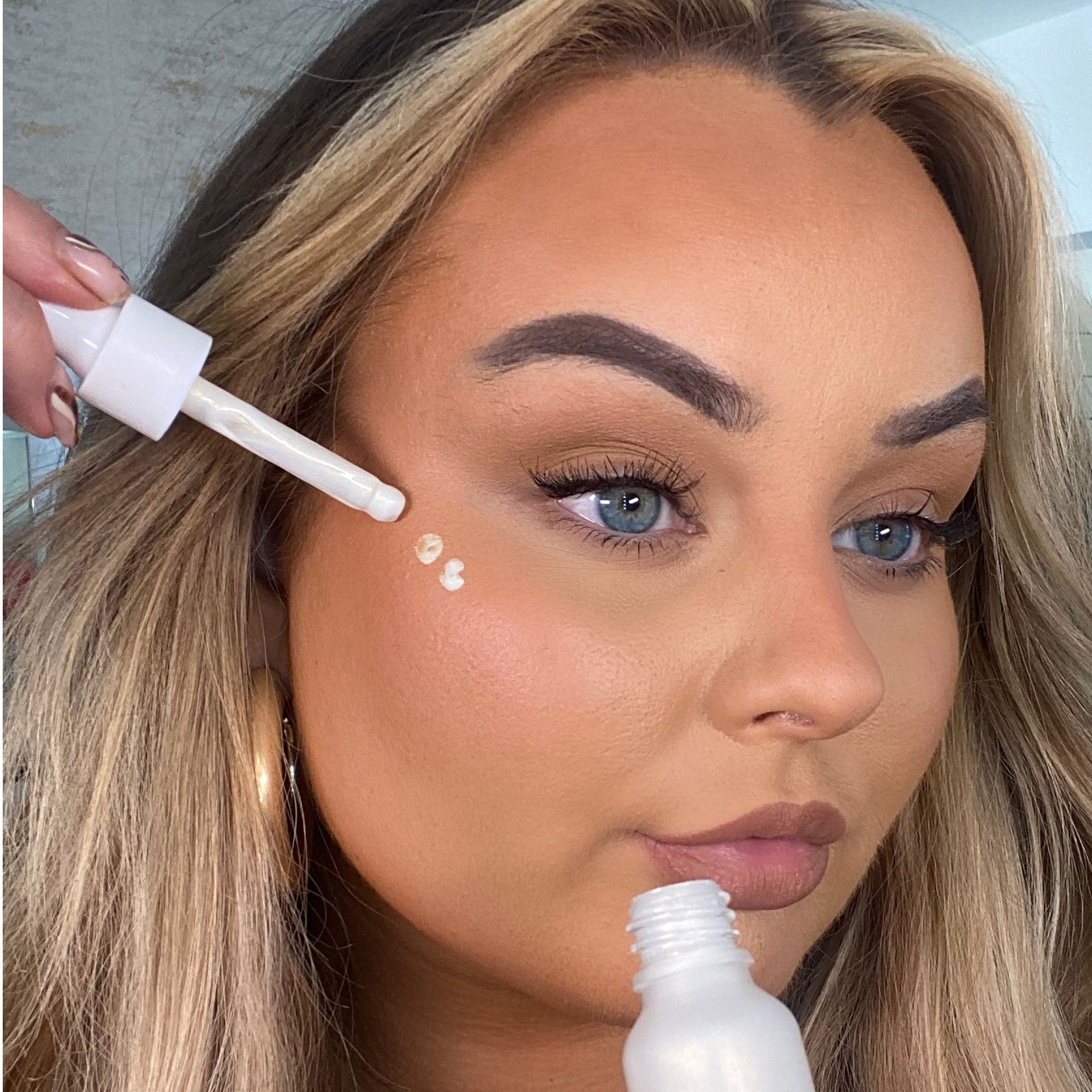 How To Apply Liquid Highlighter Bay Edited
