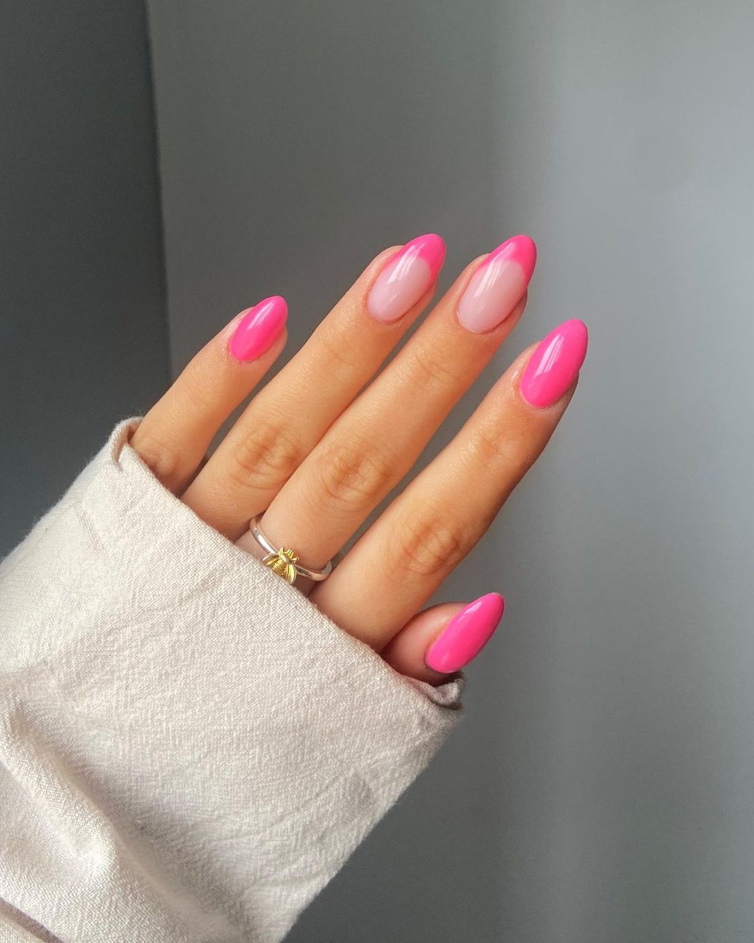 The fantasy of very long sharp nails #longnaturalnails #longnails  #dariaicequeen #realnails #naturalnails #modelnail… | Long natural nails, Long  nails, Sharp nails