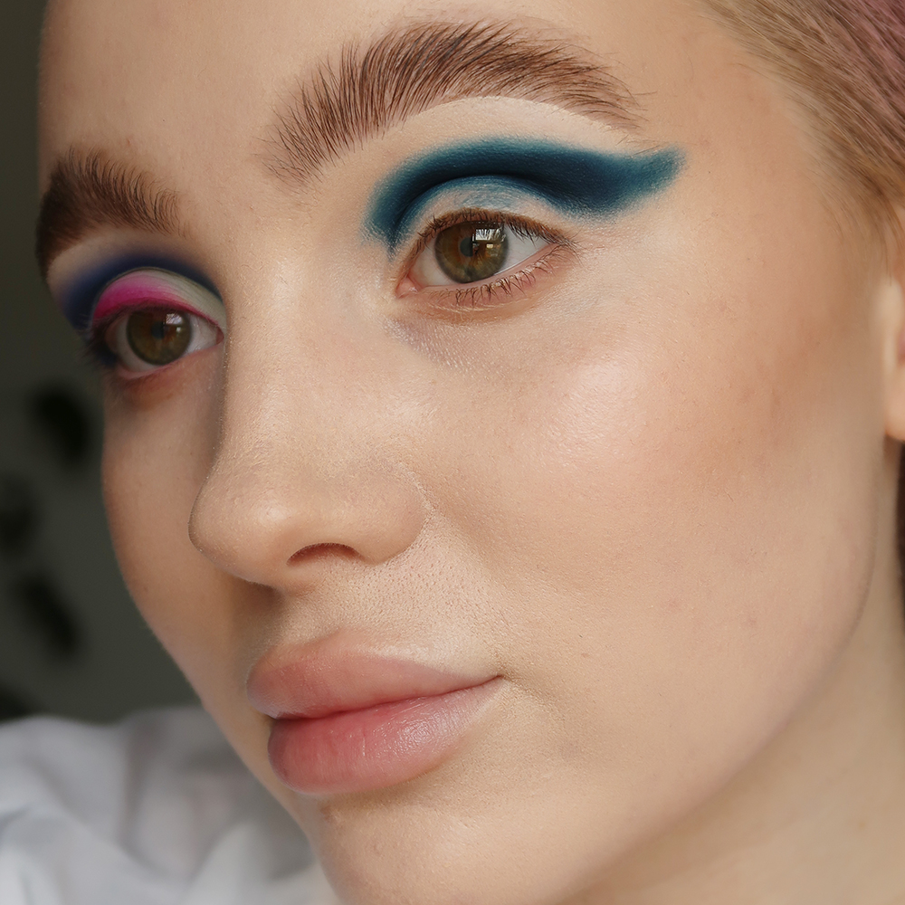 Alice in Wonderland Themed Makeup - ThisThatBeauty