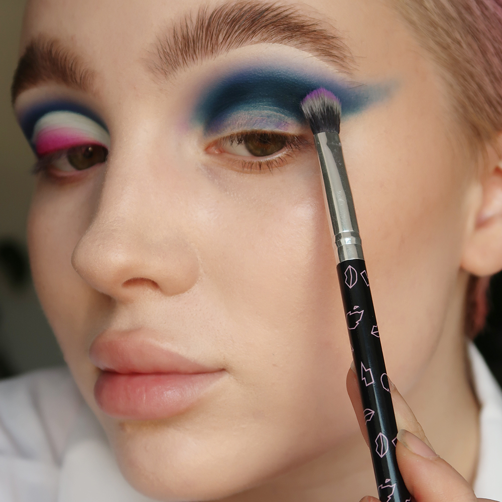 Alice in Wonderland Themed Makeup - ThisThatBeauty