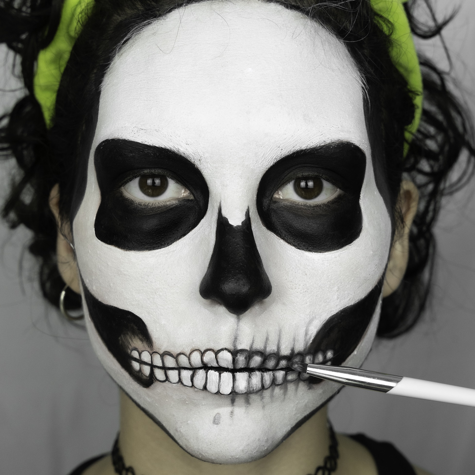 easy skeleton makeup for halloween