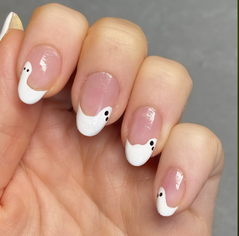 Nail Art │Halloween Manicure with Ghosts / Polished Polyglot