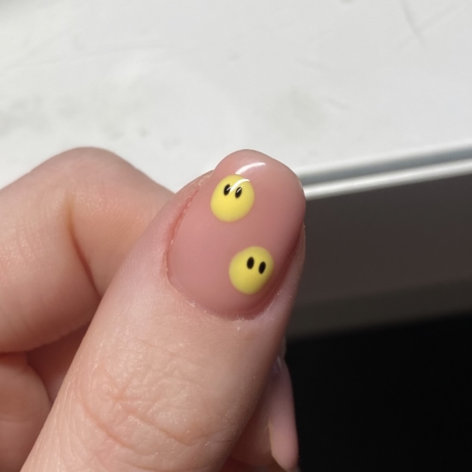 How to Paint Smiley Face Nails