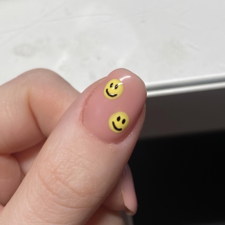 How to Paint Smiley Face Nails