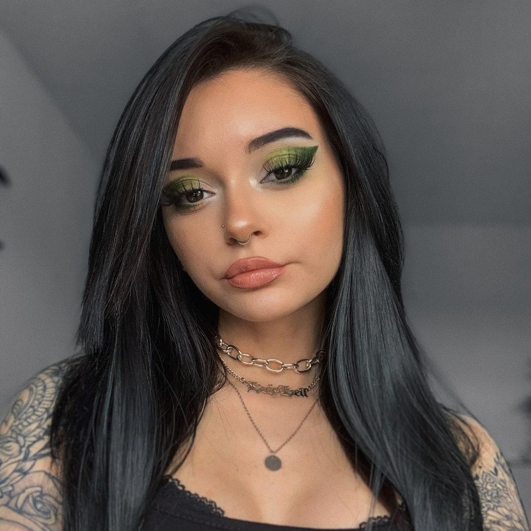 Grunge shop makeup looks