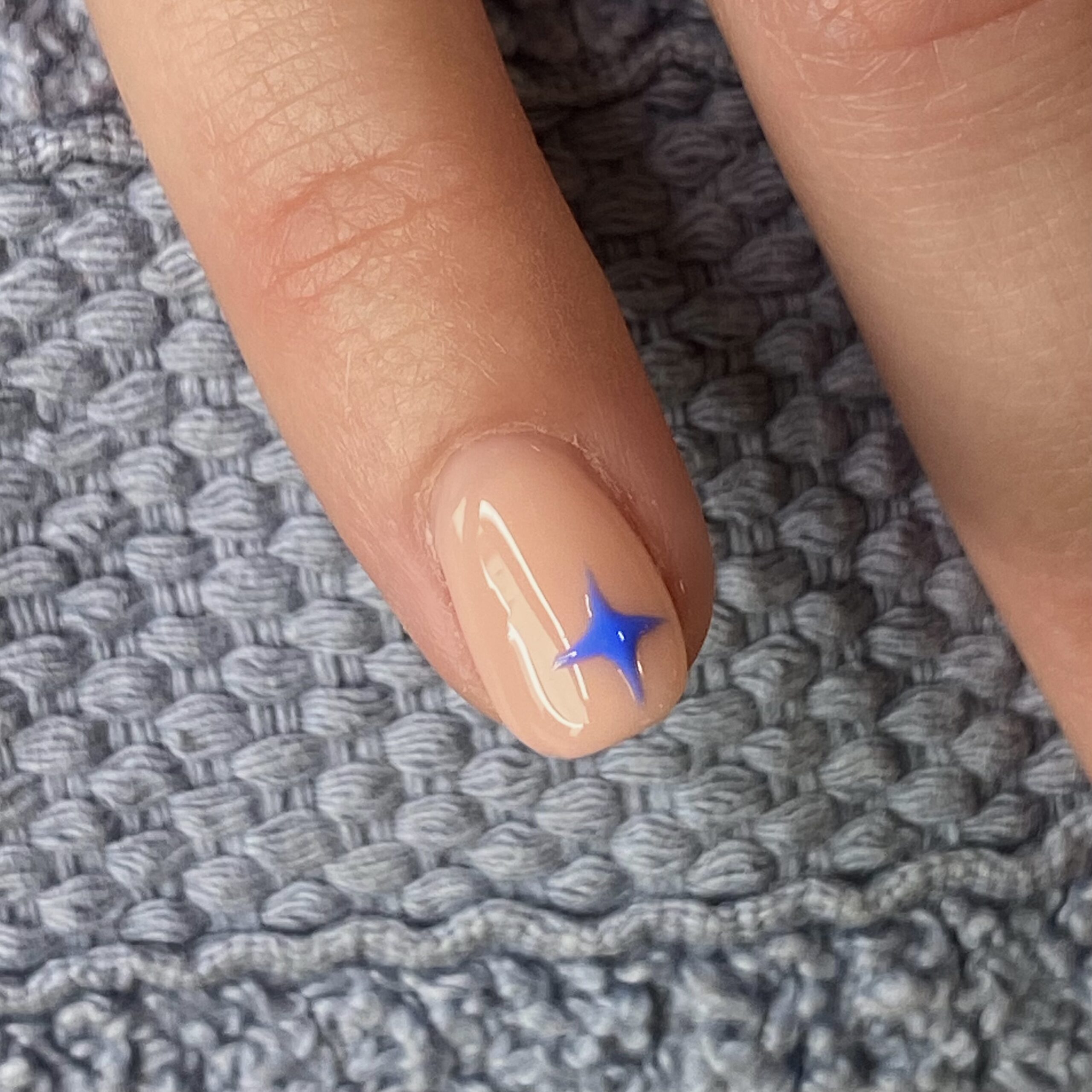 Star Nail Art Is Trending in Los Angeles This Summer | Allure