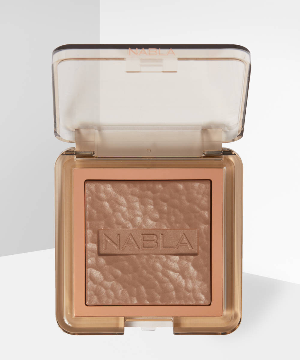 Makeup Revolution Face Powder Contour Compact at BEAUTY BAY