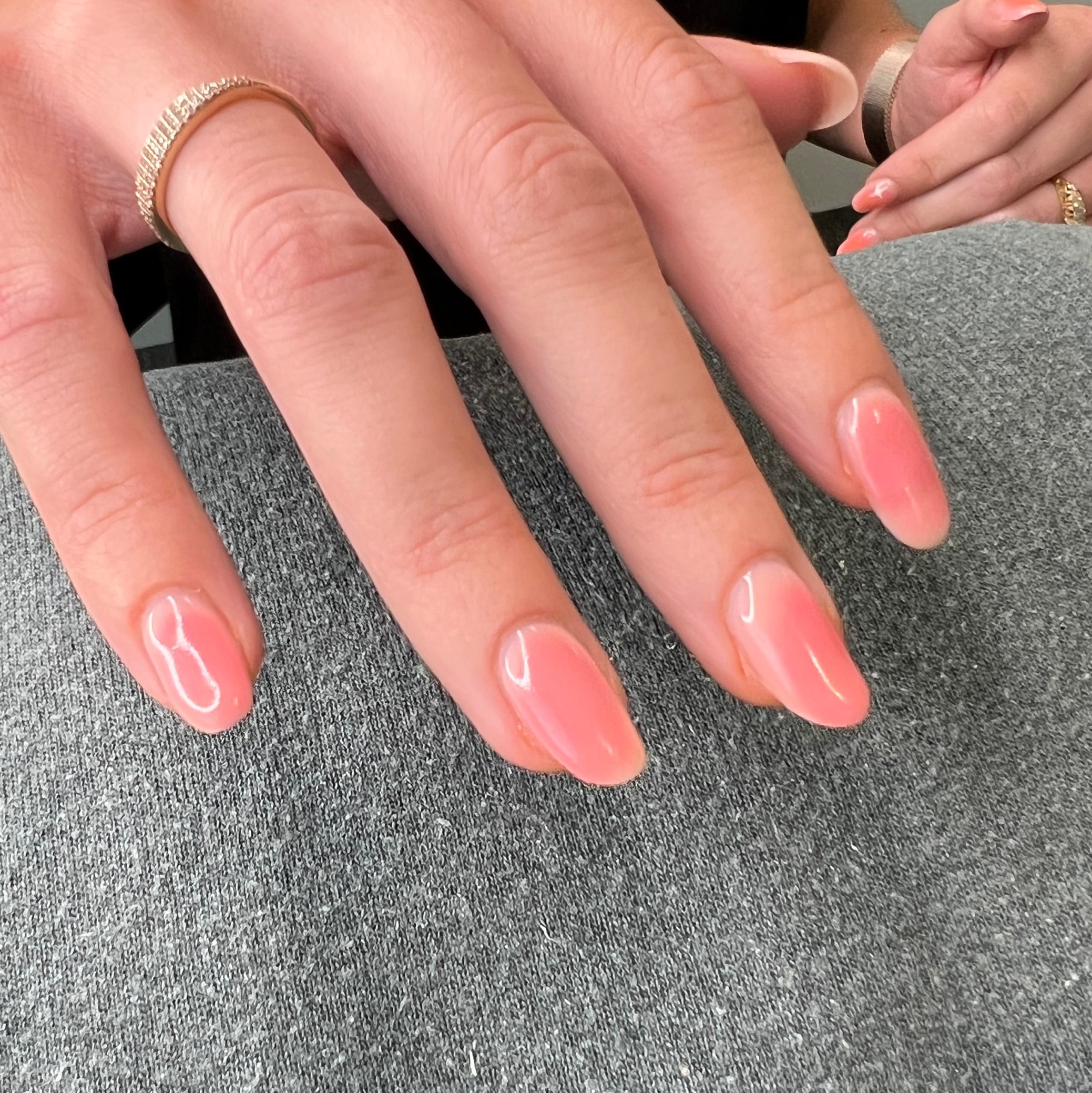 Le View Nails - Another happy client! 🥰 Many people struggle with - weak,  thin and bendy nails, - brittle nails that easily breaks, - nails that keep  on peeling, splitting or