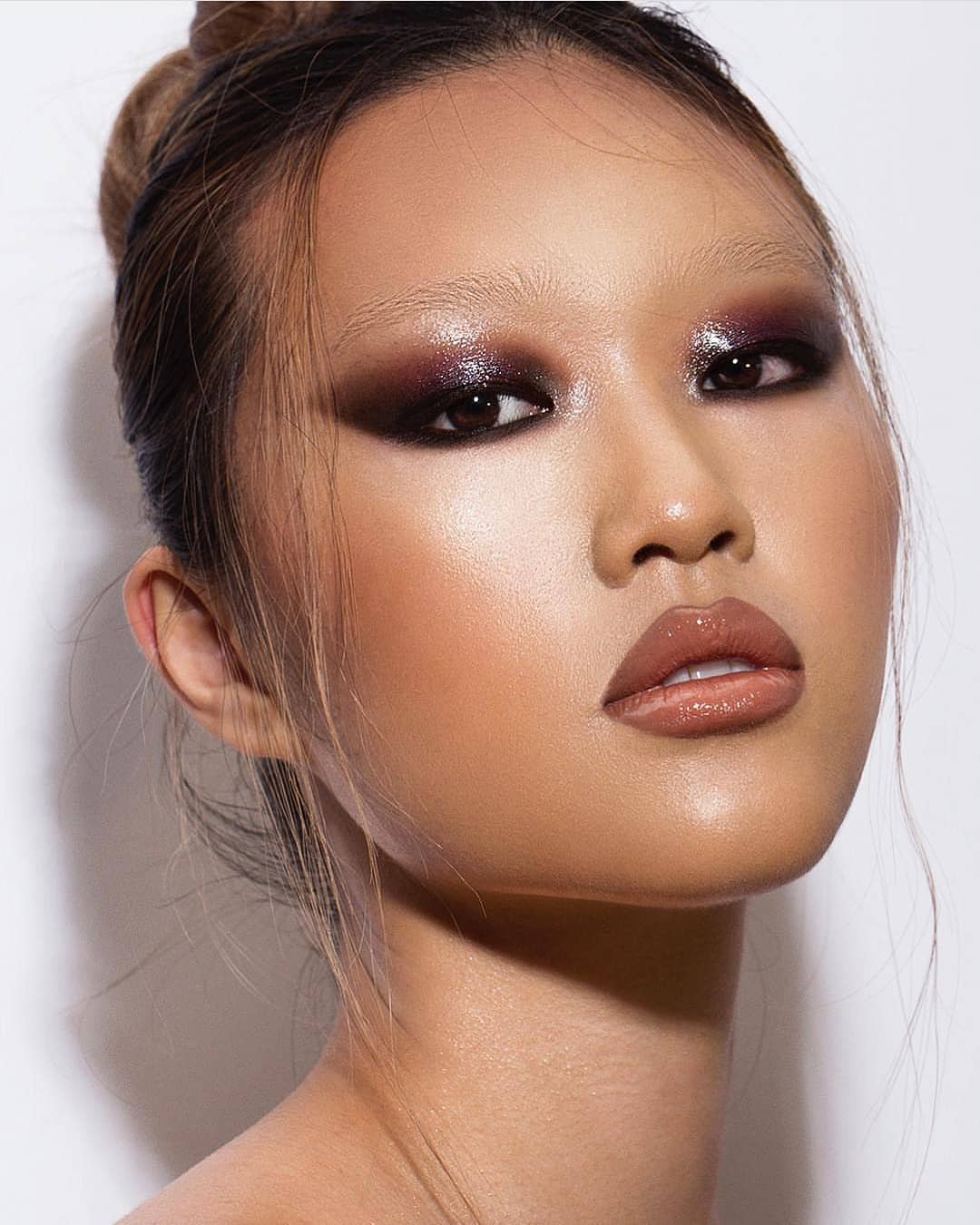 Subtle Grunge Trend: Add a Moody Edge to Your Fall Makeup