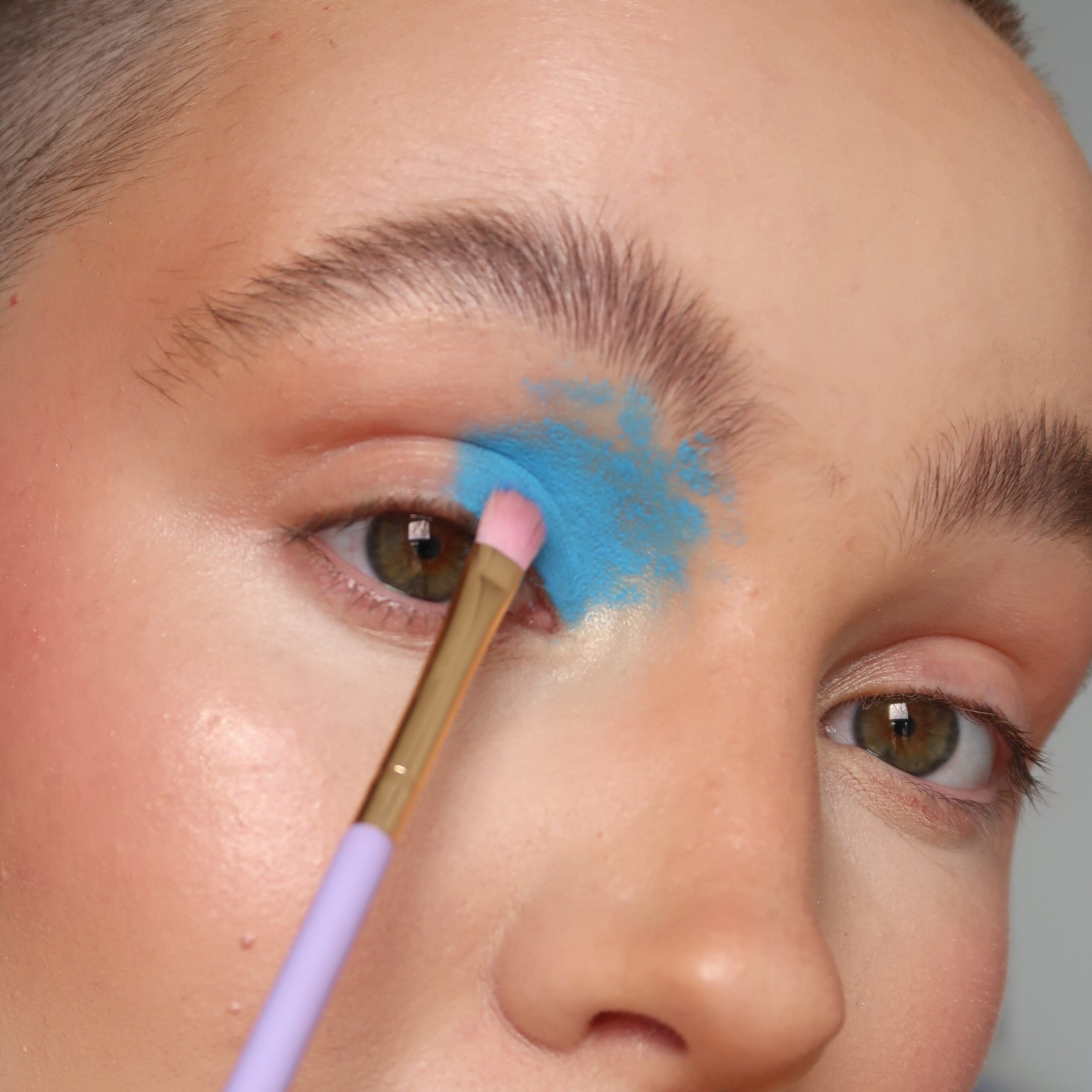 We're Obsessed With This Bright and Bold Makeup Look - Beauty Bay