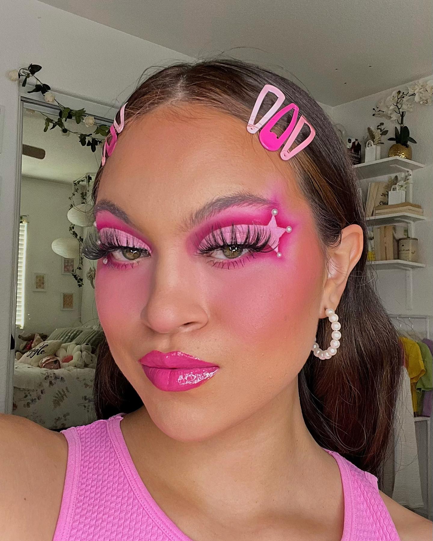 Alluring Pink Eyelashes Guide to Enhance Eye Makeup