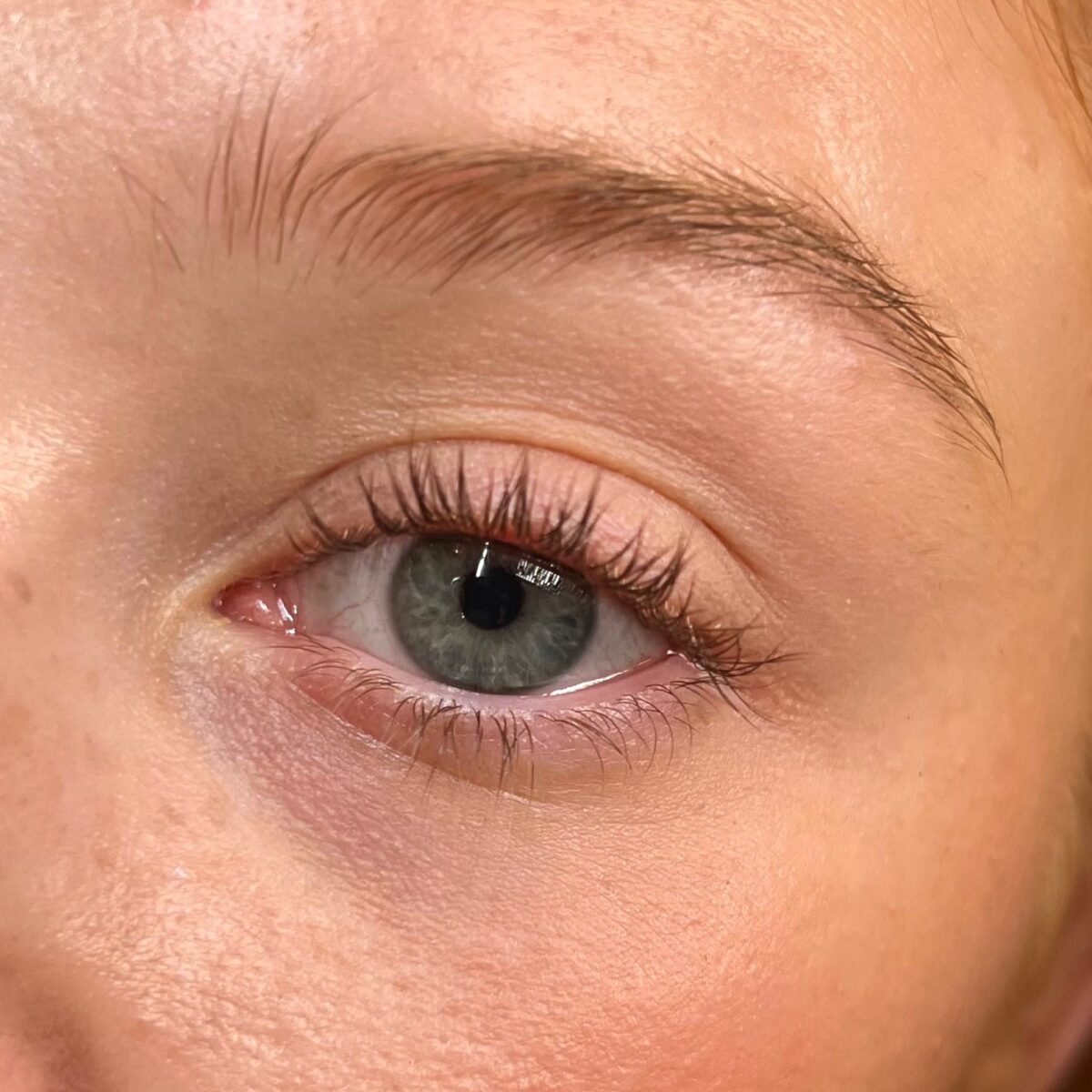 How To Use An Eyelash Curler Beauty Bay Edited