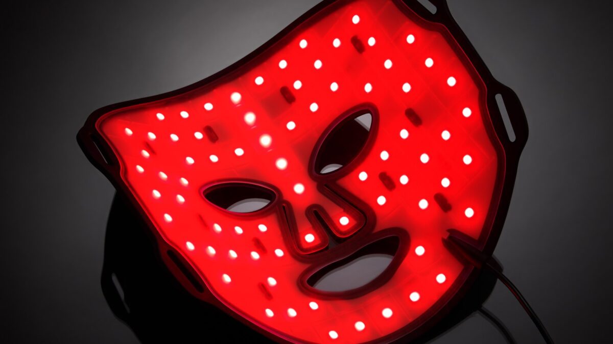 A red light mask showing the lamps and light