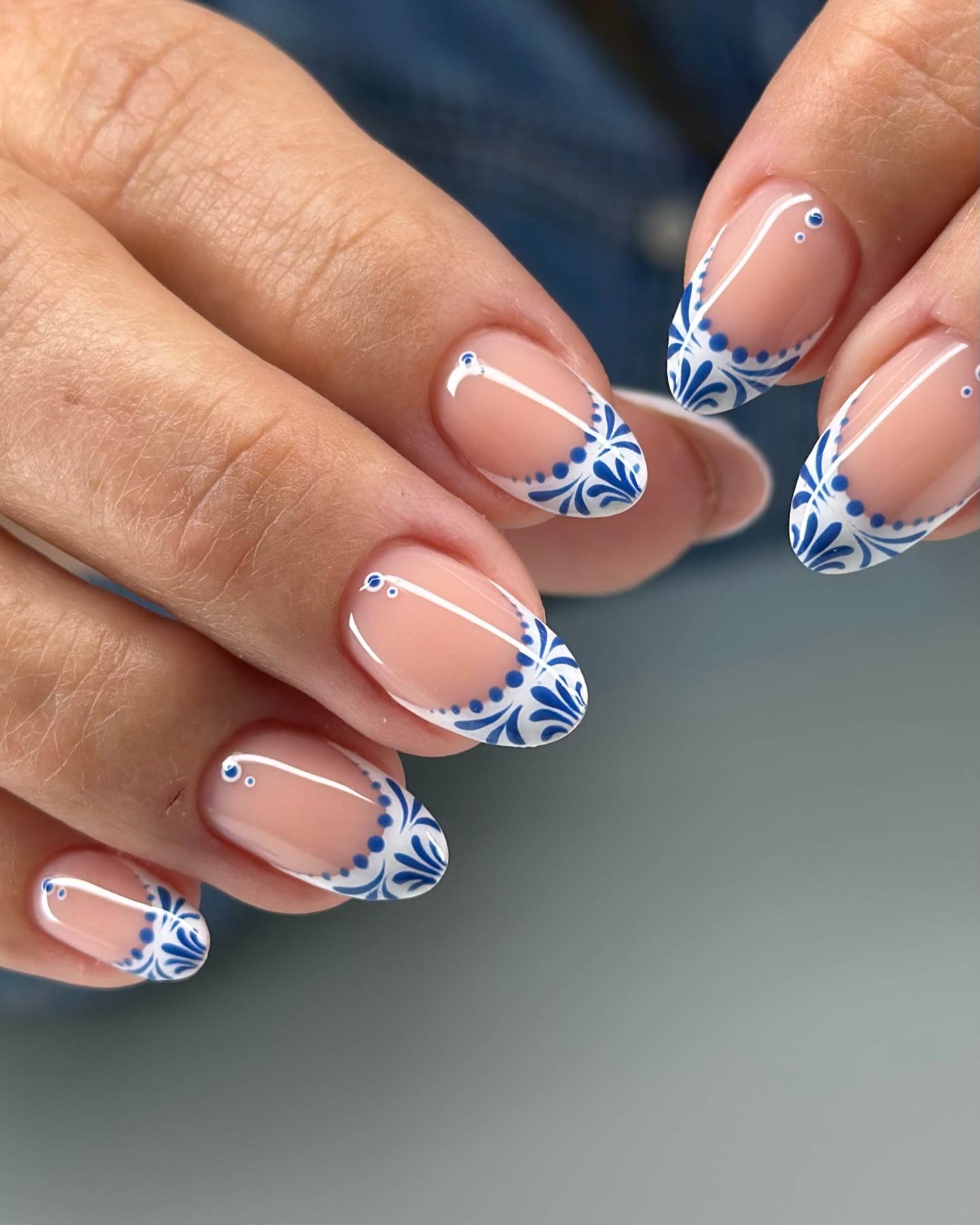 @bees.knees.nails