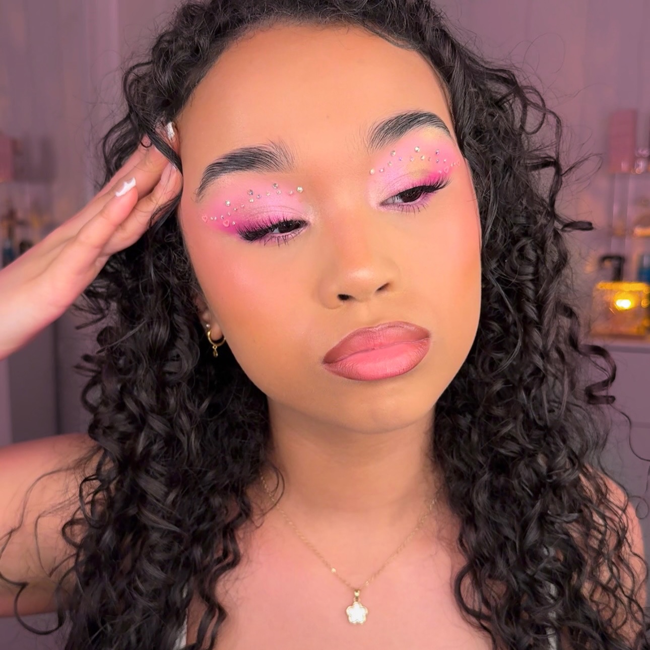 @glambysinead