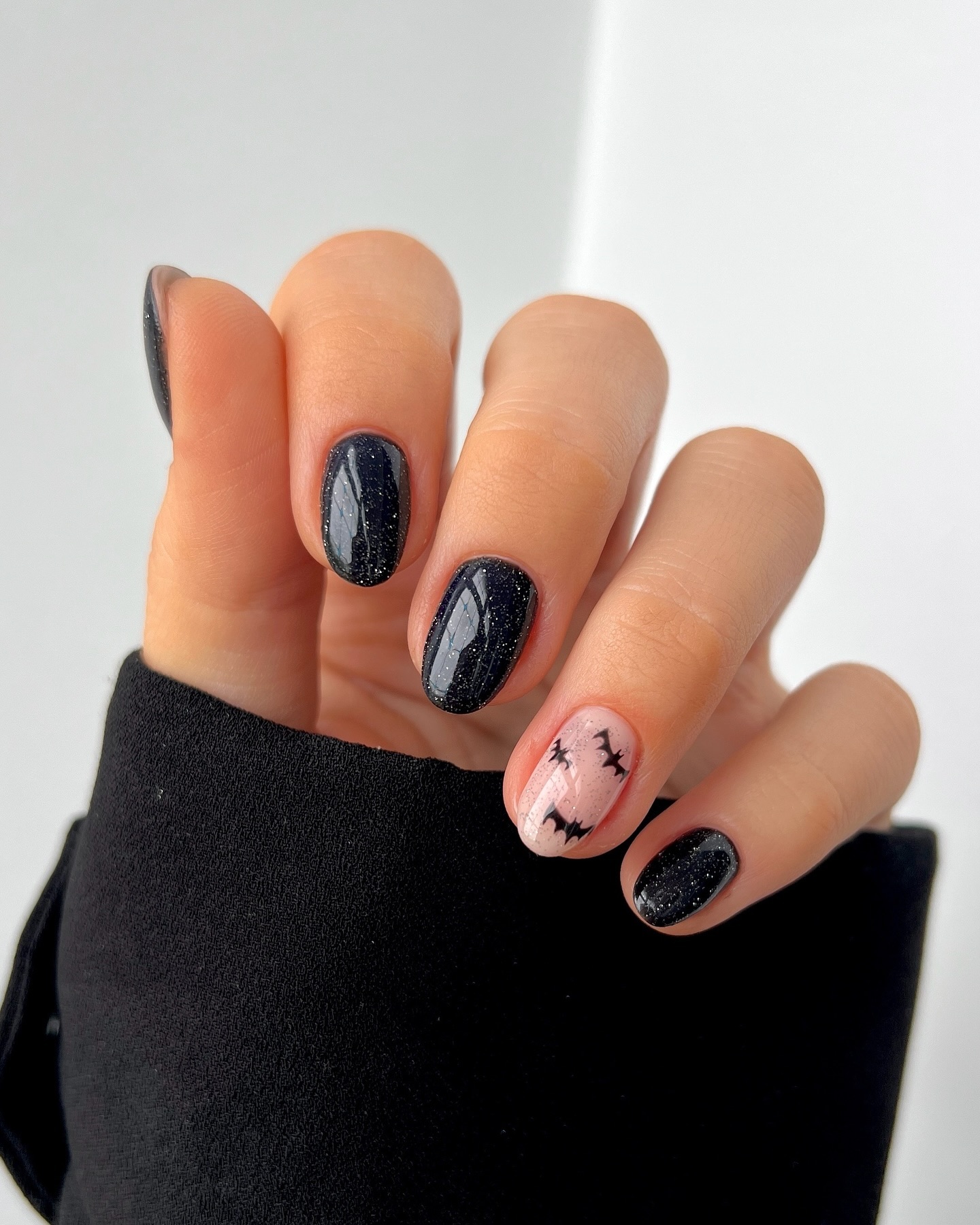 @leannehaycocknails