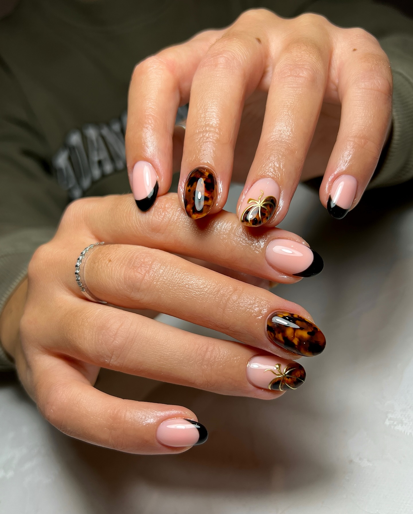 @learnahstarbuck_nailartist