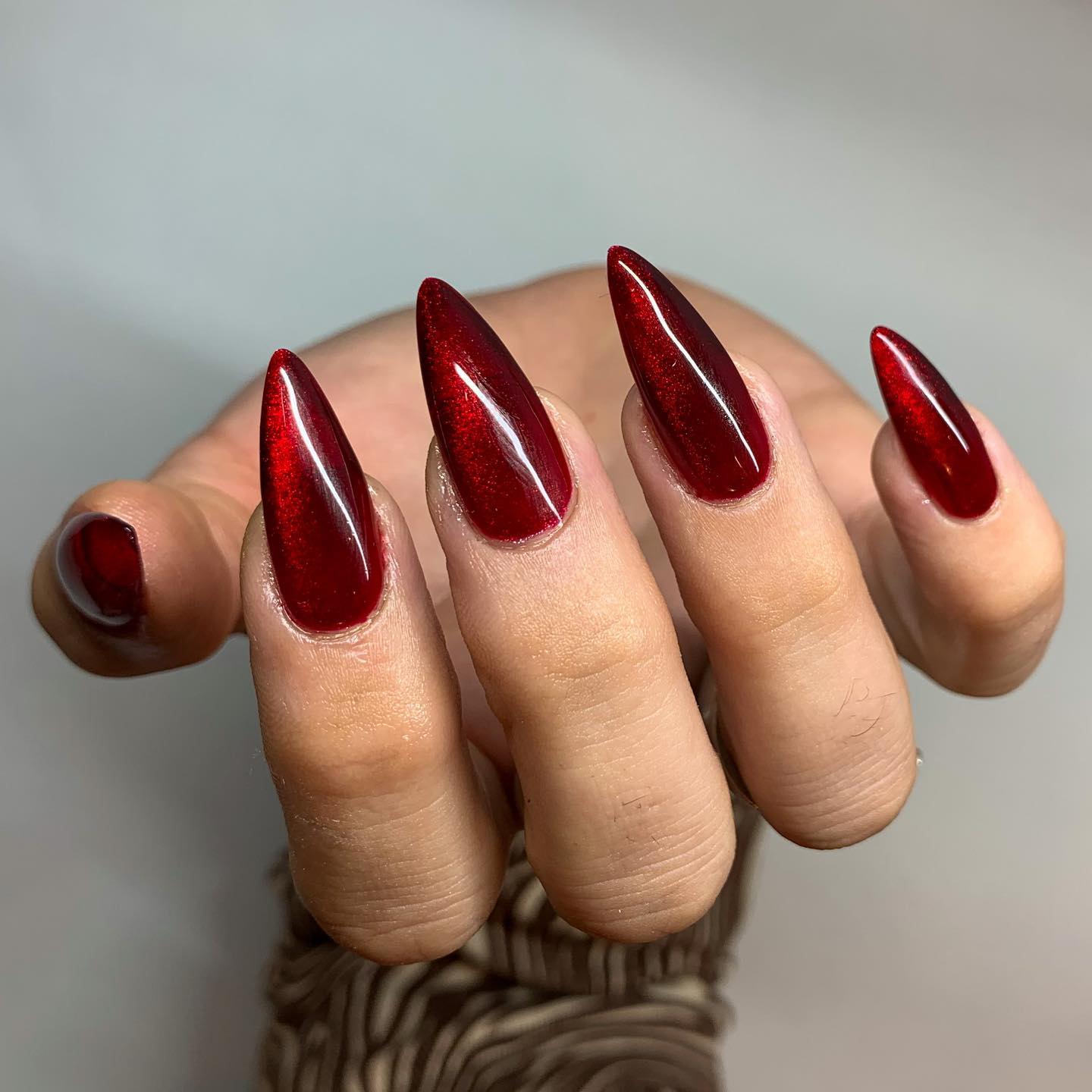 @molliesincosmetic